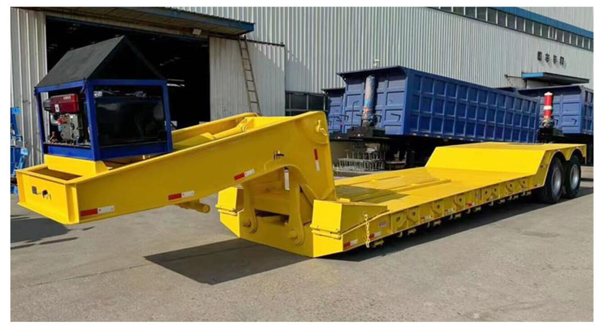 2 axles lowboy trailer (3).jpg