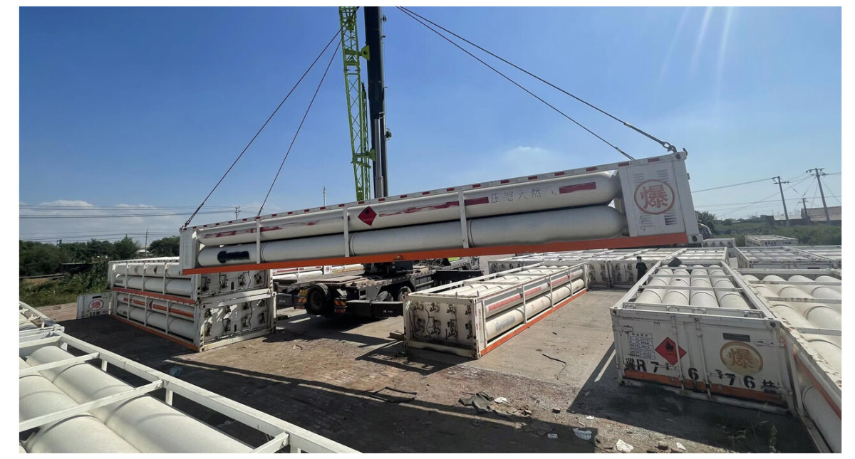 tri-axle semi trailer (2).jpg