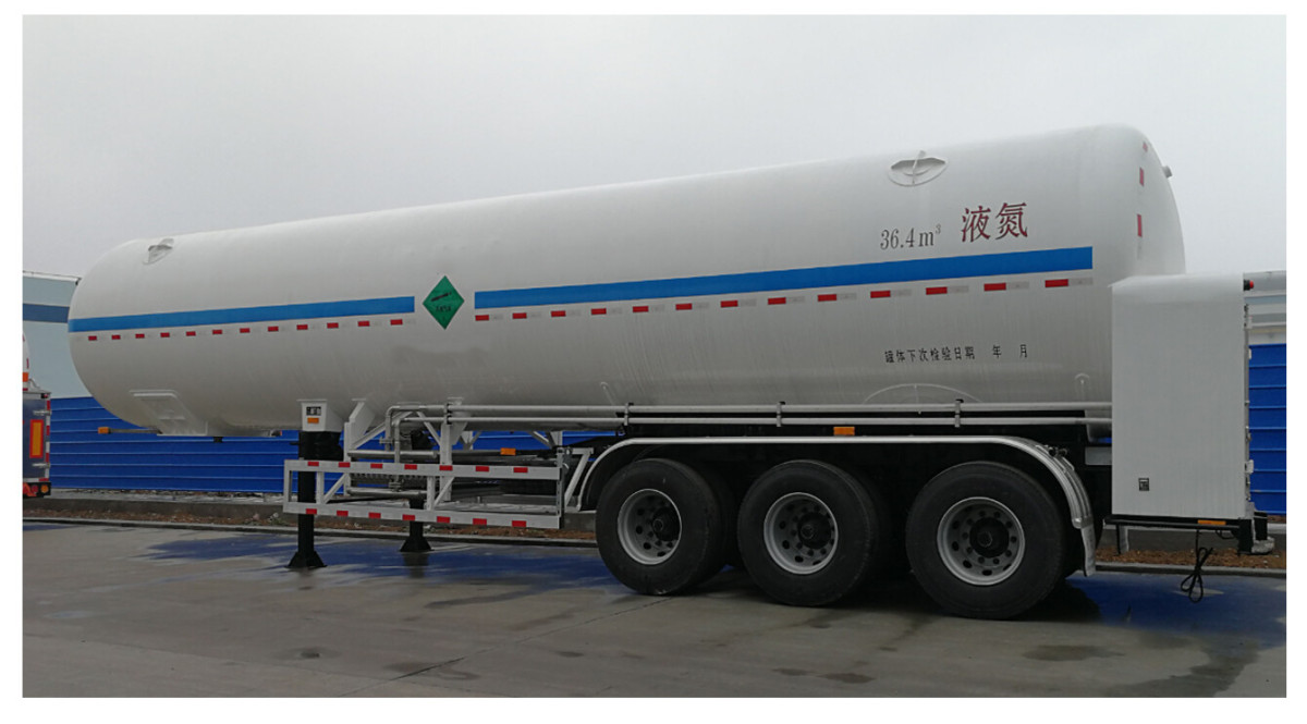 3 axle lco2 tanker (3).jpg