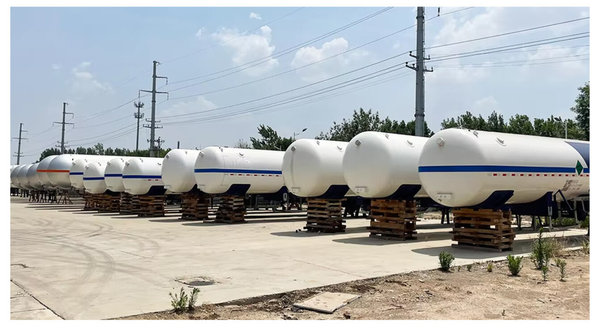3 axle lpg gas tanker trailer (3).jpg