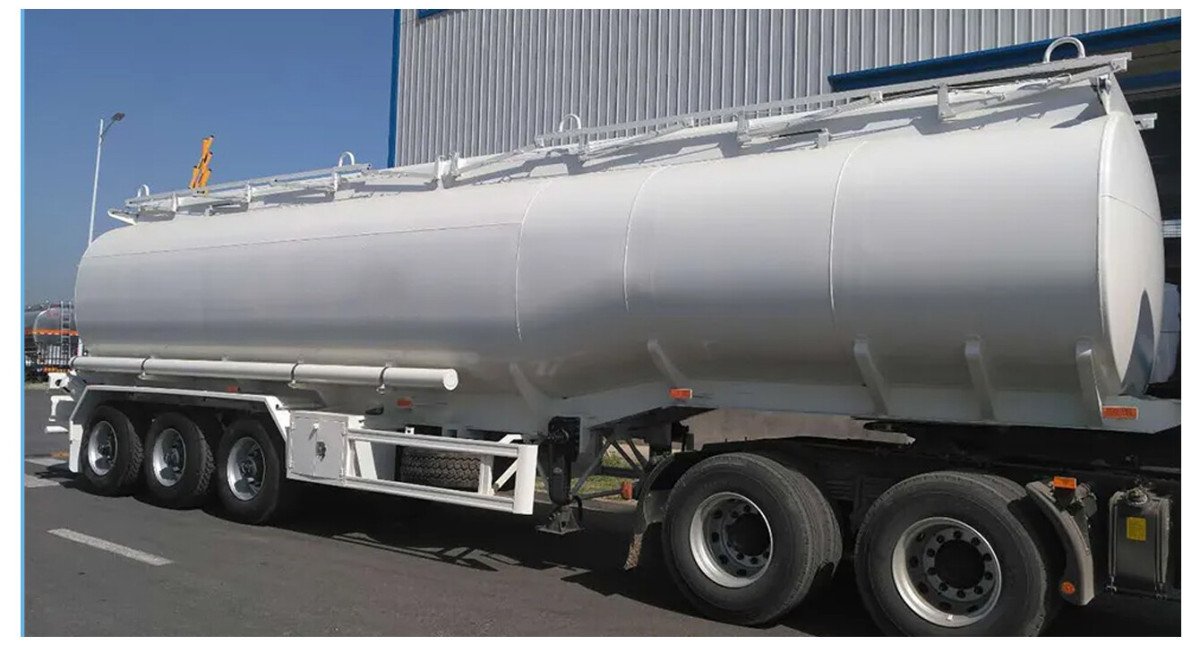 aluminium oil tank trailer (2).jpg