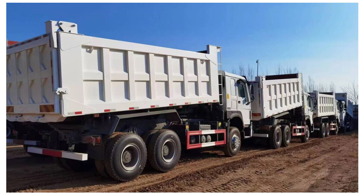 sinotruk howo 371hp dump truck (2).jpg