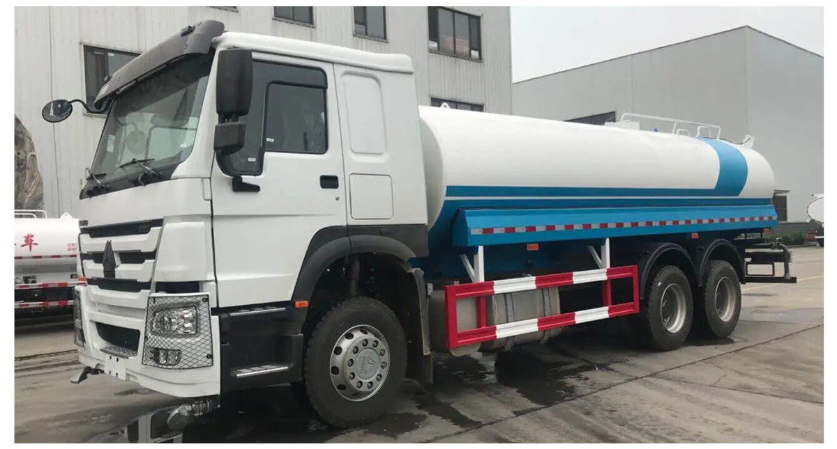 howo 10 tyres fuel oil tank truck (2).jpg