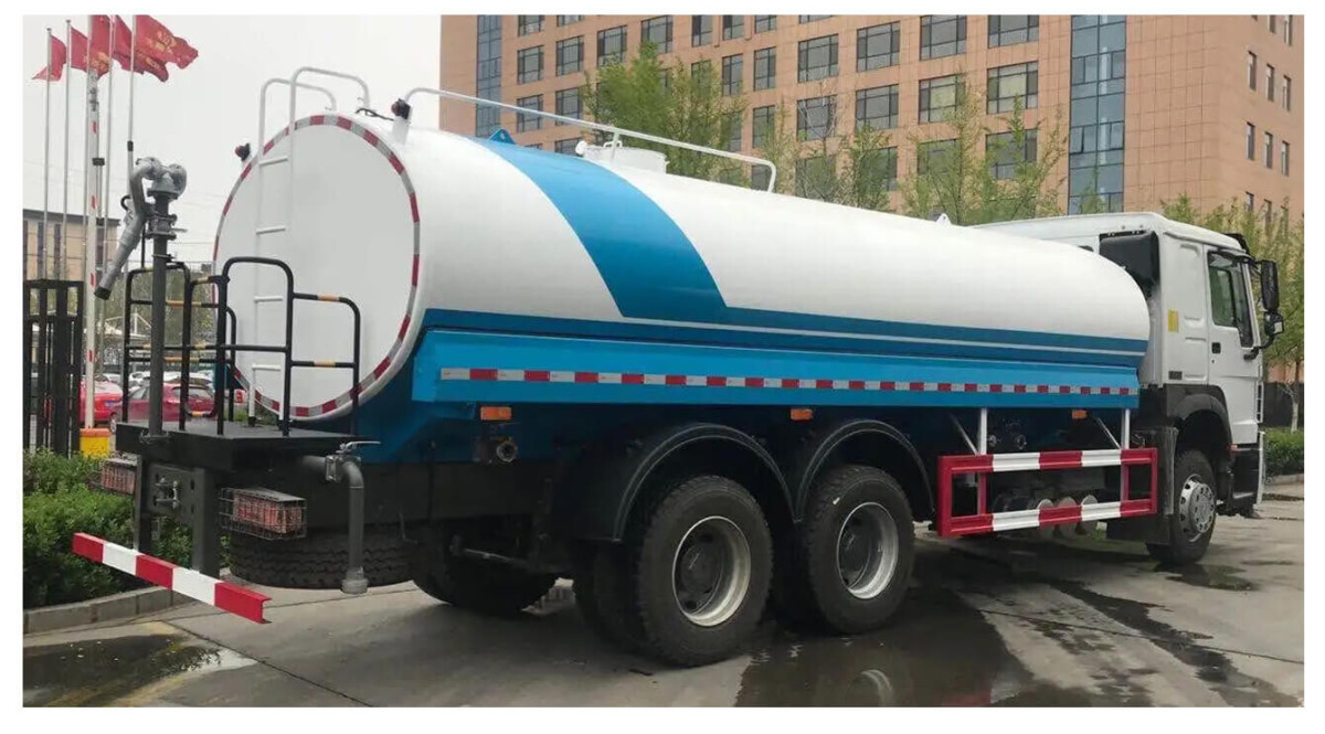 howo 10 tyres fuel oil tank truck (3).jpg