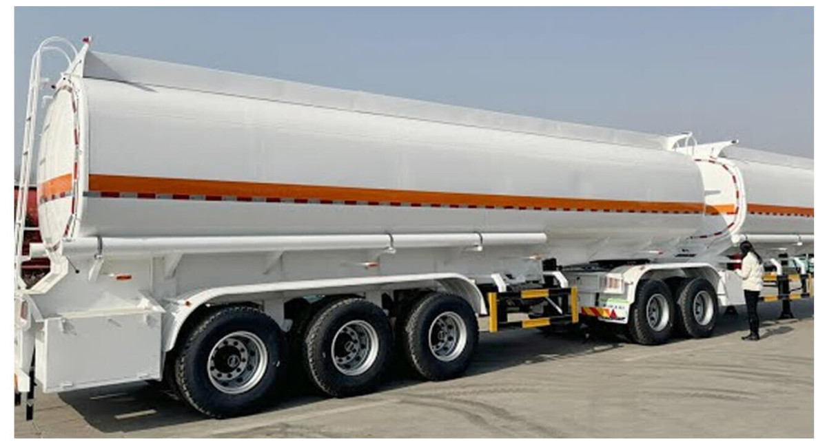 sinotruk howo tanker trailer (2).jpg