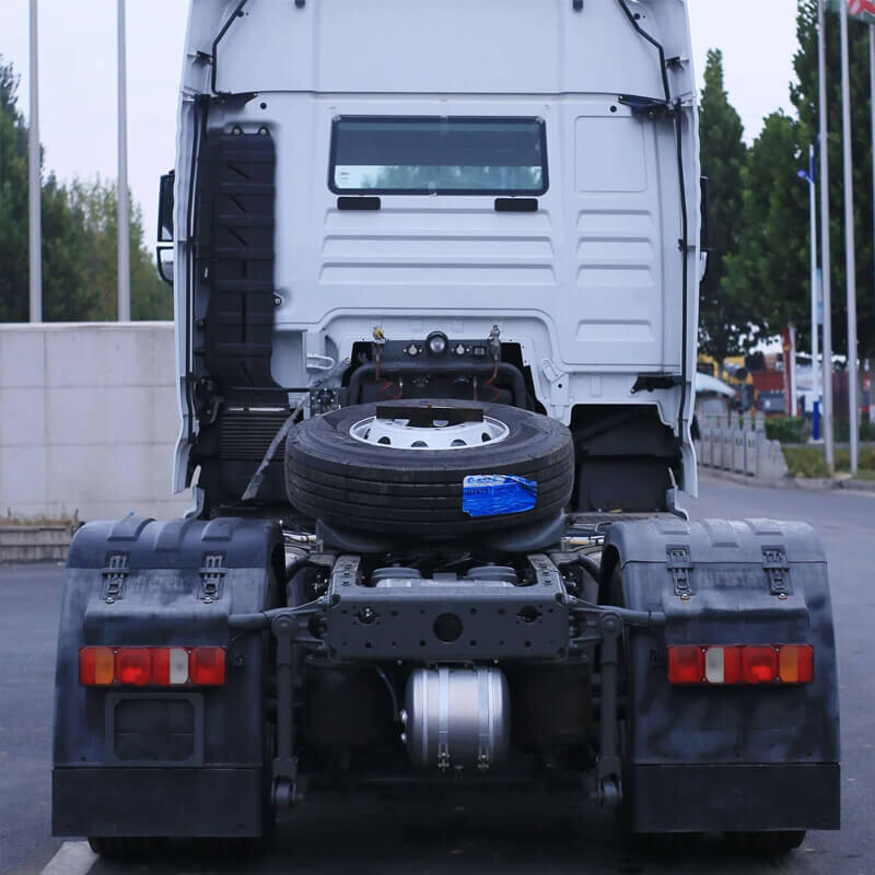 CHINA SINO-TRUCK HOWO A7 4×2 Tractor Head 420 HP 6 Wheels
