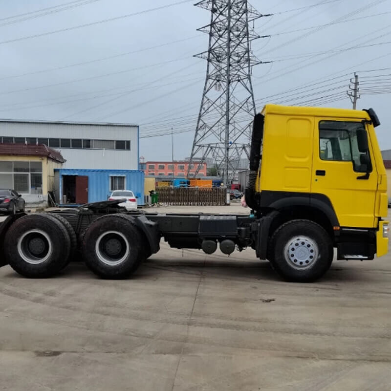 Sinotruk Truck Head 371HP 6x4 Tractor Head