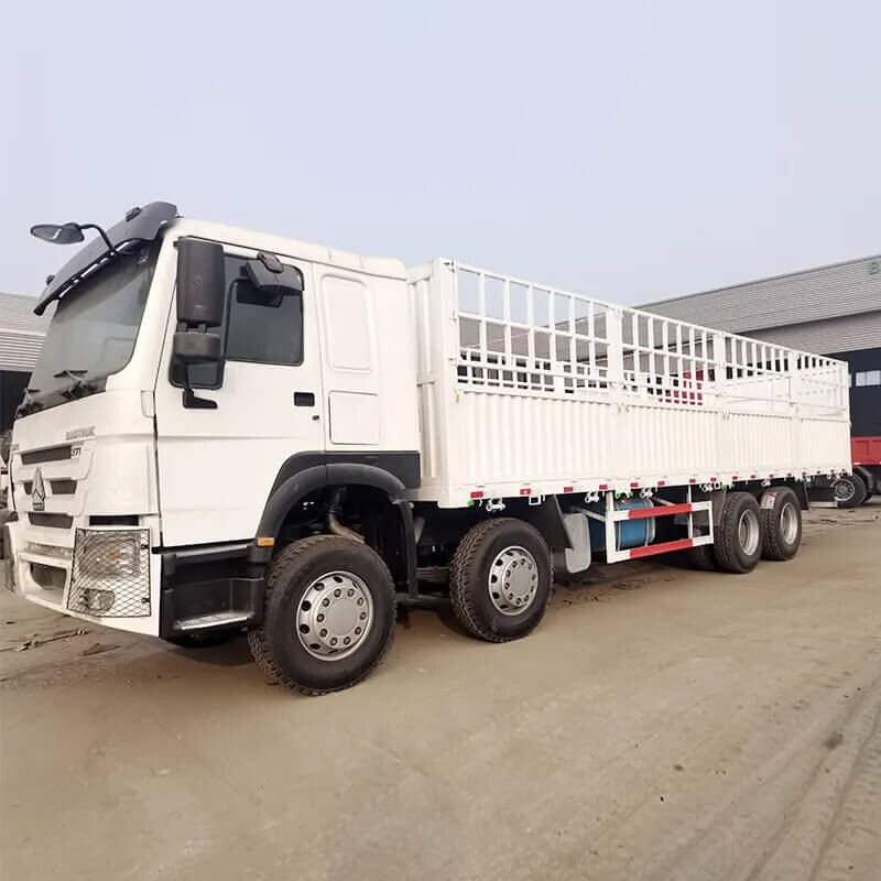 SINOTRUCK HOWO 7 used fence cargo truck
