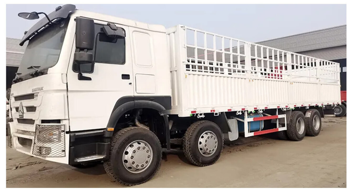 sinotruk howo 7 used fence cargo truck (3).jpg sinotruk howo 7 used fence cargo truck (3).jpg