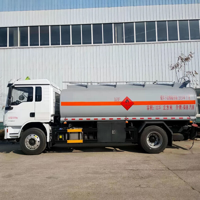 SHACMAN Fuel Tanker Truck