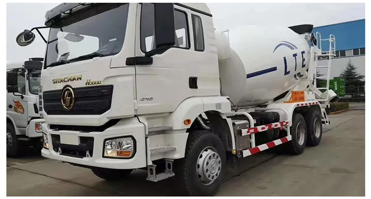 Shacman F3000 Mixer Truck (2).jpg