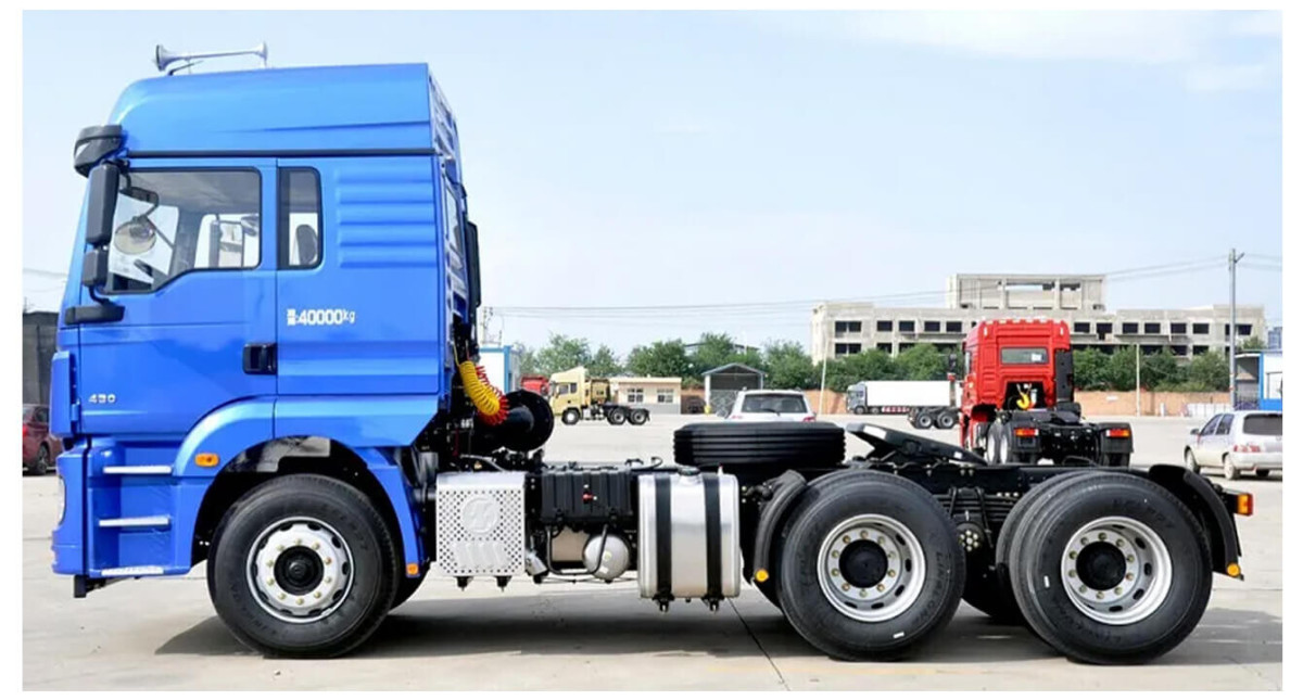 Shacman X3000 Tractor Head 380HP 6 wheels (2).jpg Shacman X3000 Tractor Head 380HP 6 wheels (2).jpg