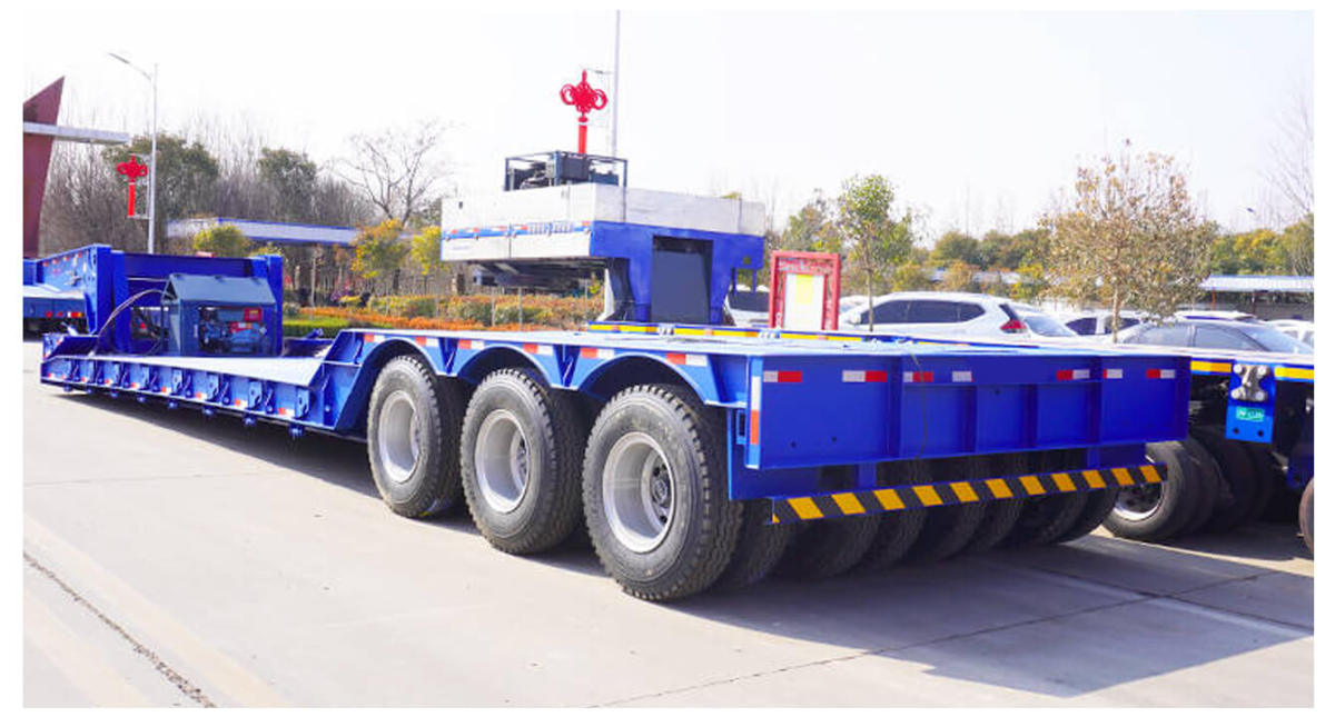 removable gooseneck trailer (2).jpg