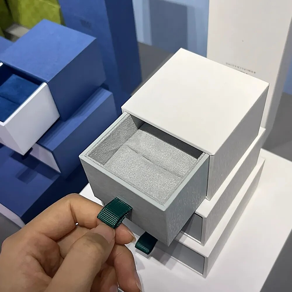 Logo Printing Luxury Wallet Cardboard Slide Box White Slide Drawer Gift Box With Handle White Box Packaging