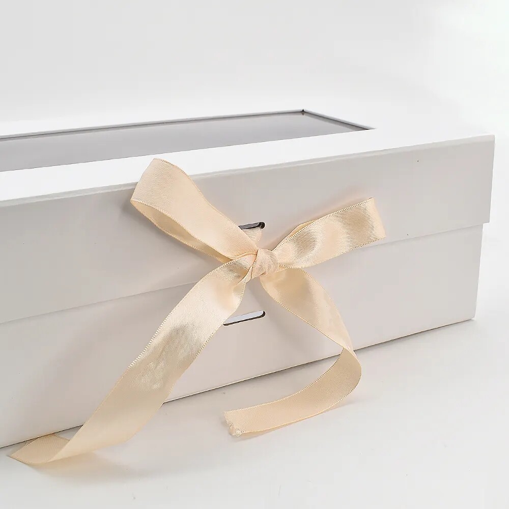 Luxury Custom Magnetic Foldable Gift Box Gift Box With Window Clear