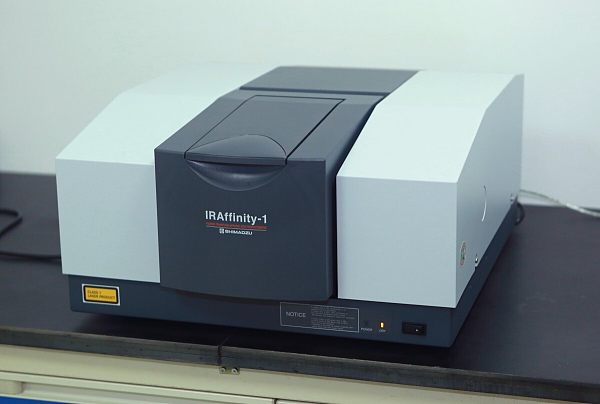 Infrared Spectrometer of Japan SHIMADZU.jpg