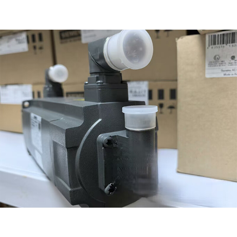 Siemens 1FK7063-5AF71-1UH0  Synchronous Servo Motor IN STOCK