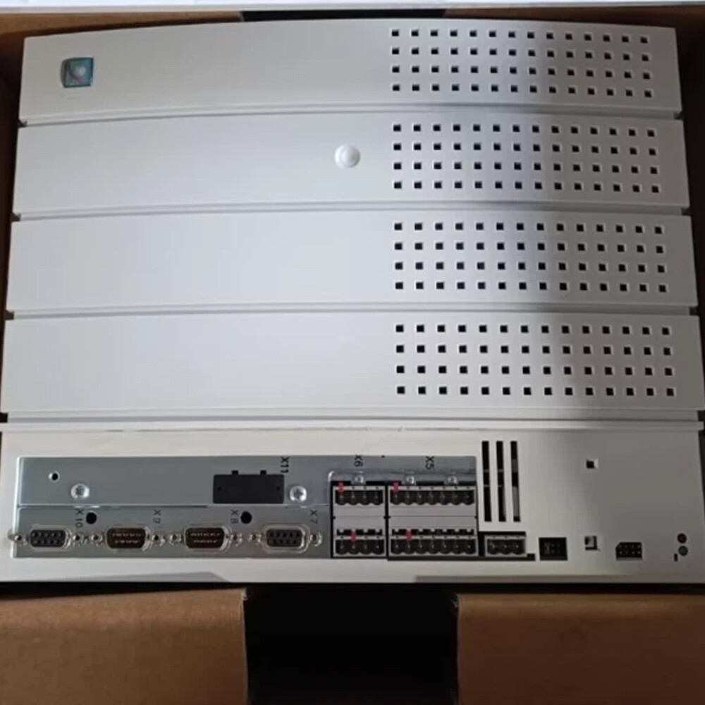 Lenze    E82EV751K2C    Frequency Converter   IN STOCK