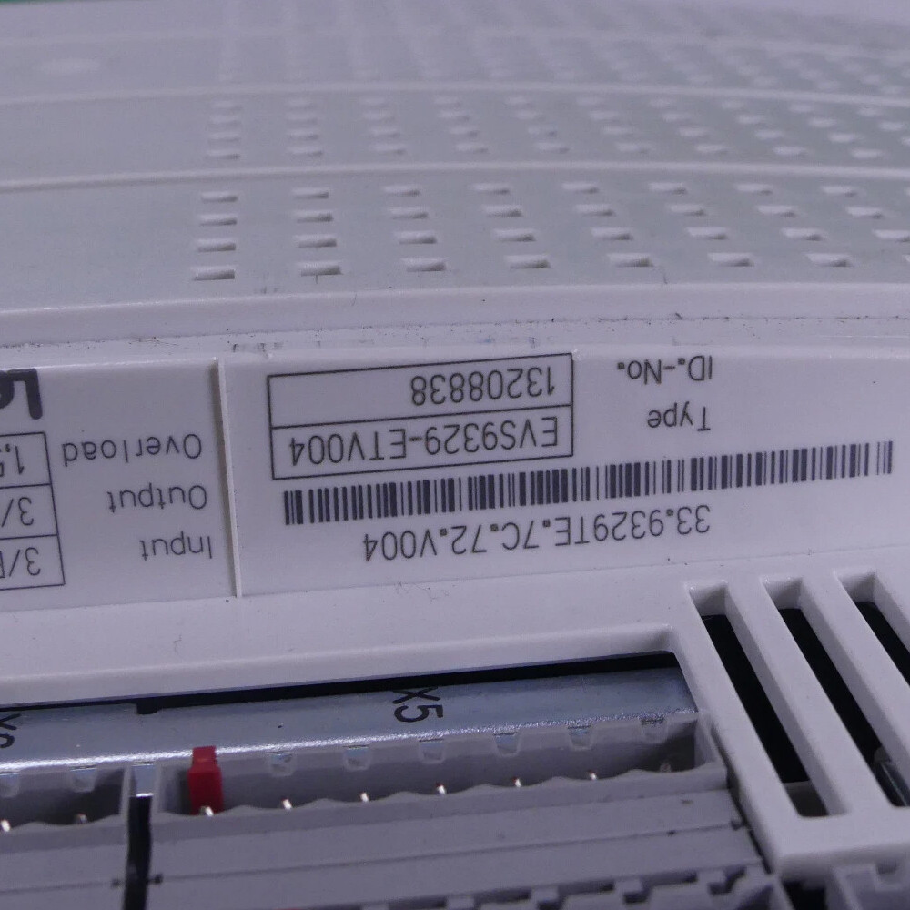 Lenze    E82EV751K2C    Frequency Converter   IN STOCK