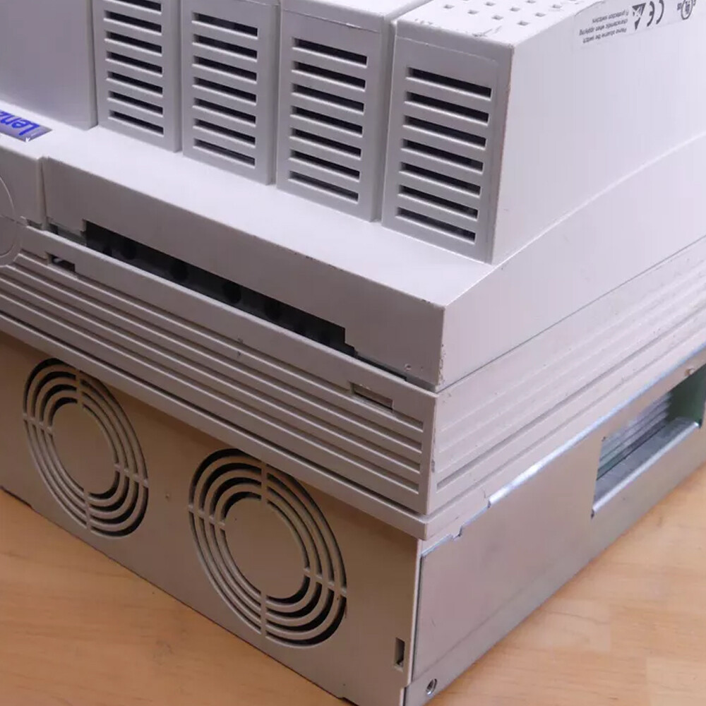 Lenze    E82EV751K2C    Frequency Converter   IN STOCK