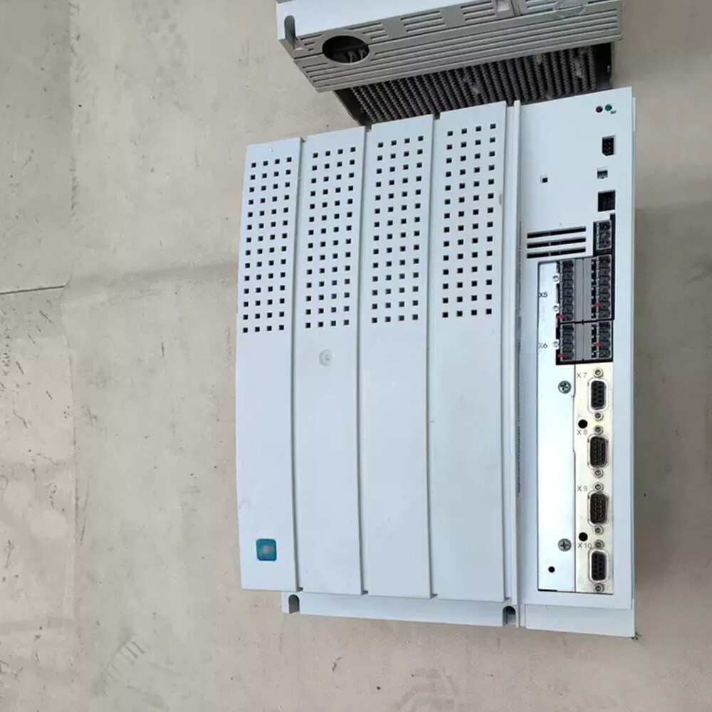 Lenze    E82EV751K2C    Frequency Converter   IN STOCK