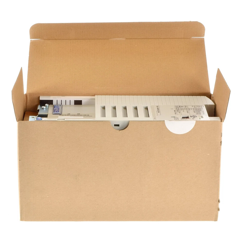 Lenze   E82EV302K4C040    Frequency Converter   IN STOCK