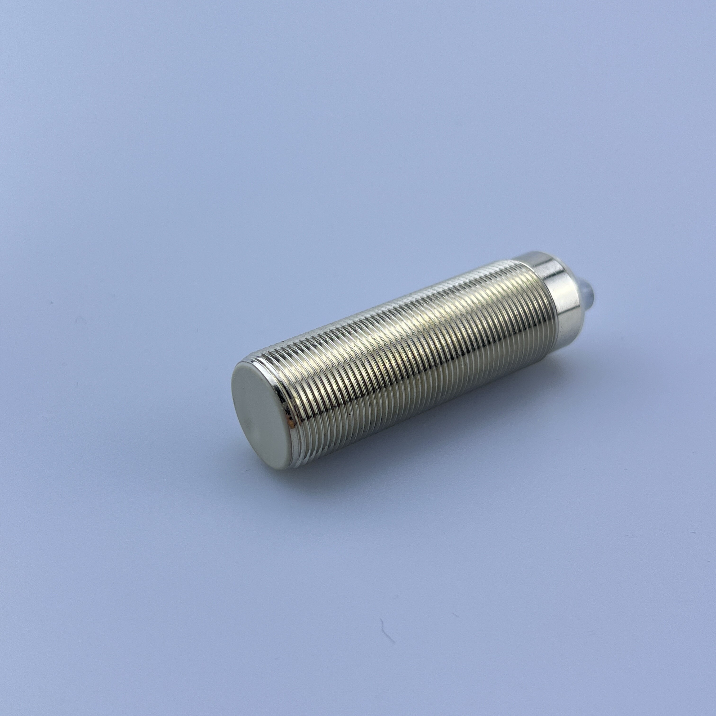 Sensor de proximidade indutivo padrão DM18