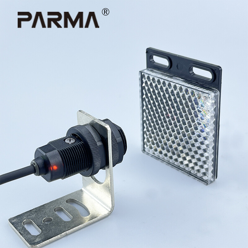 Sensor fotoelétrico cilíndrico GS18S