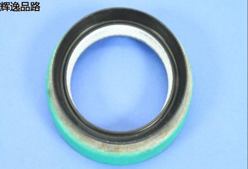 Front drive shaft wave box oil 4798125 Transfer box oil seal front output suitable for Wrangler JK