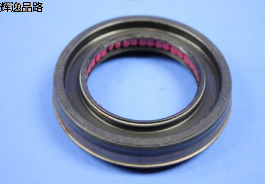 Transfer Case Output Shaft Seal Mopar 68102945AA Suitable for 11-12 DodgesJourney