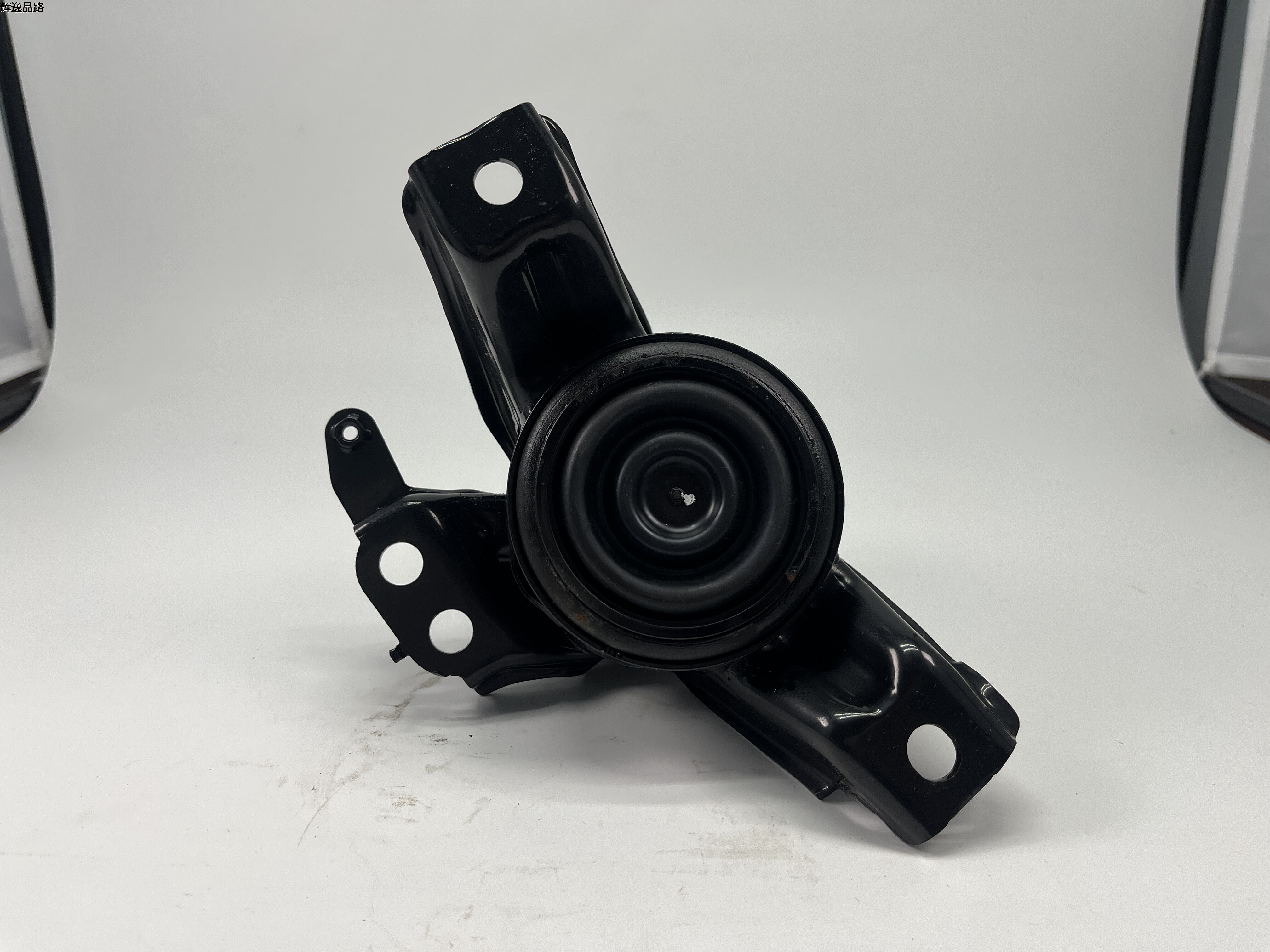 OE:21810-E0000 Engine mounting bracket assembly Hyundai/Kia