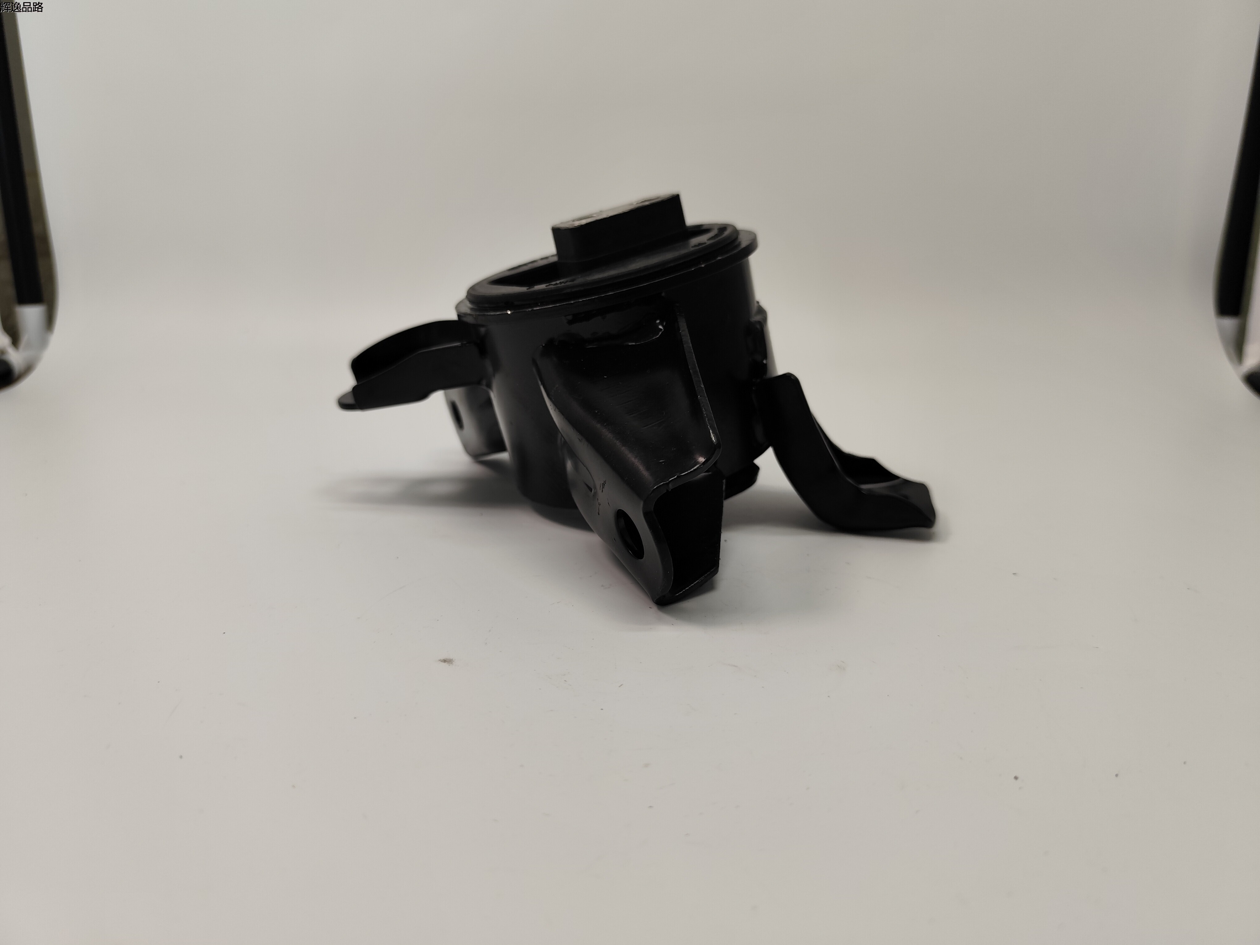 OE:21830-A1100 Gearbox fixing bracket Hyundai/Kia