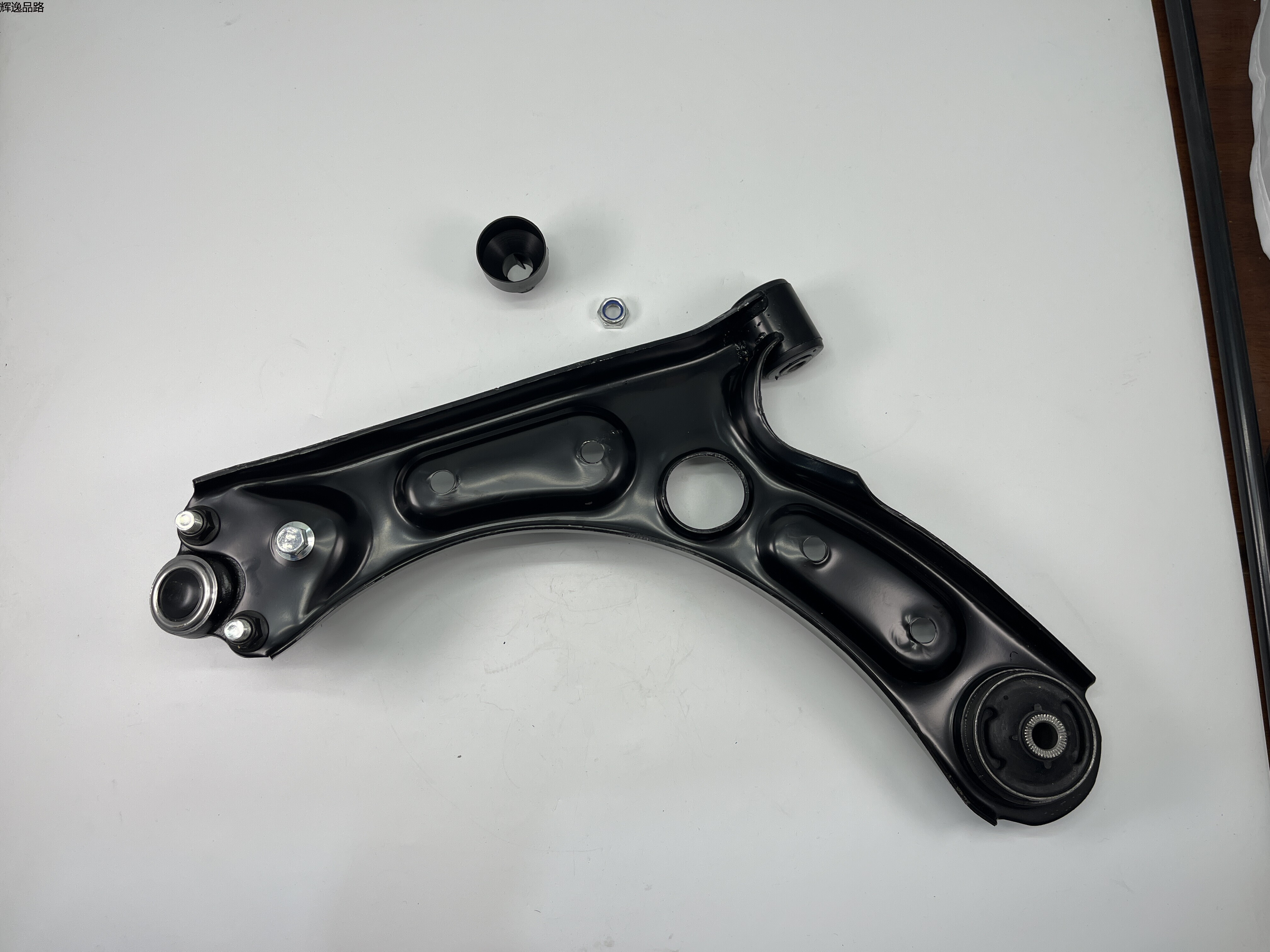 OE:54501-F0000 Complete right front lower arm Hyundai/Kia