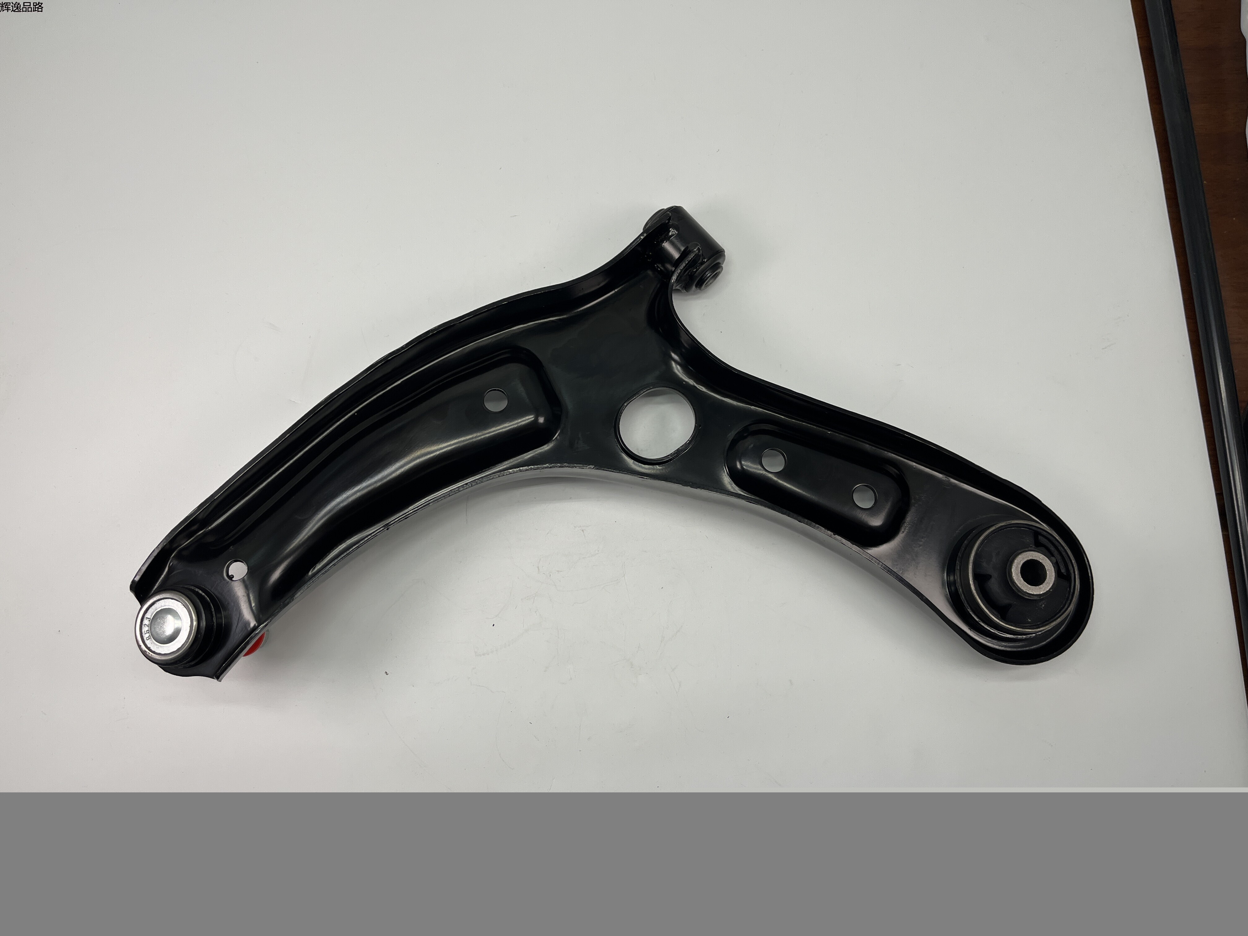 OE:54501-J4000 Complete right front lower arm Hyundai/Kia