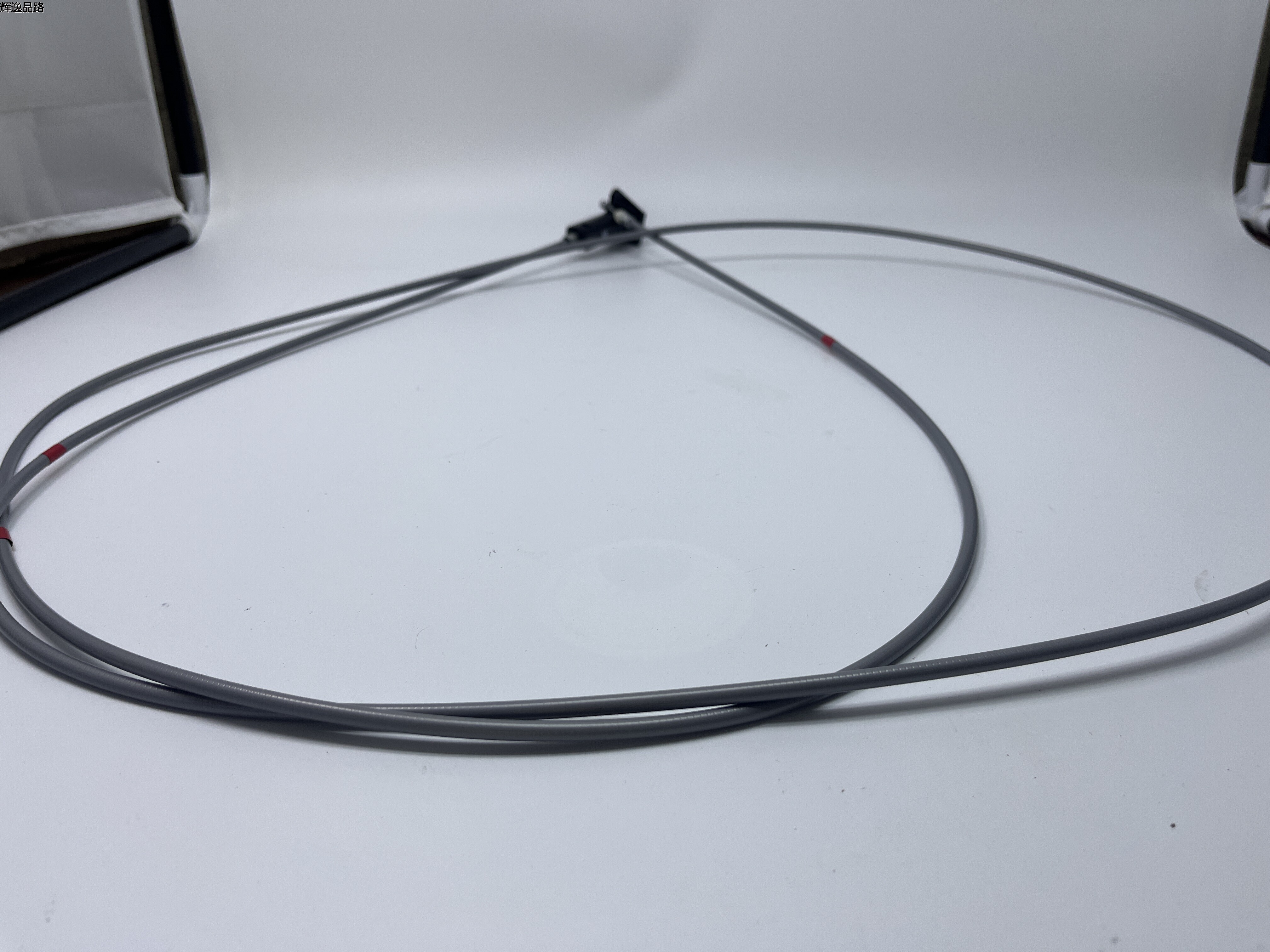 OE:81590-B3000 Buckle and cable assembly of fuel tank filler door Suitable for MISTRA