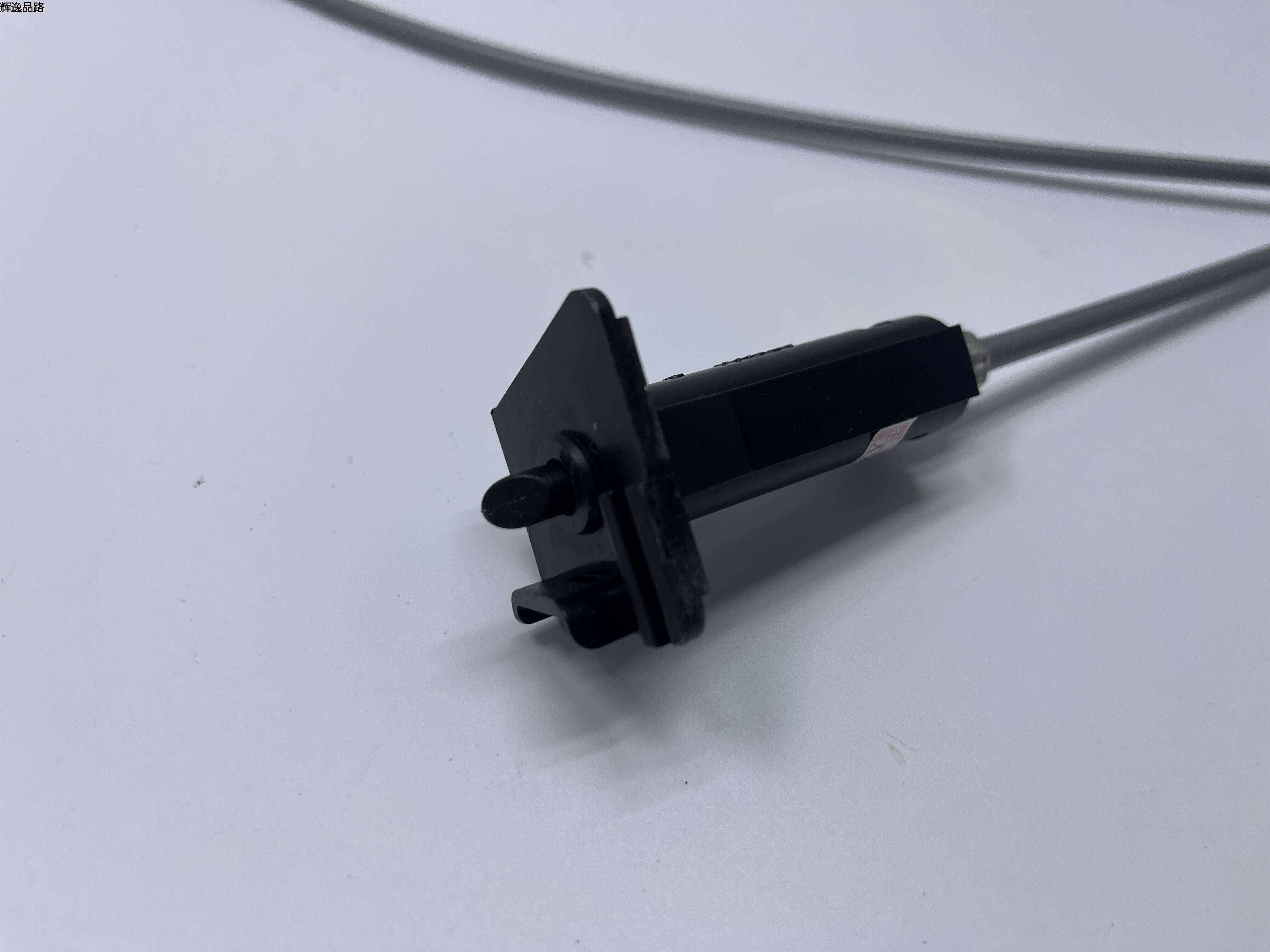 OE:81590-B3000 Buckle and cable assembly of fuel tank filler door Suitable for MISTRA