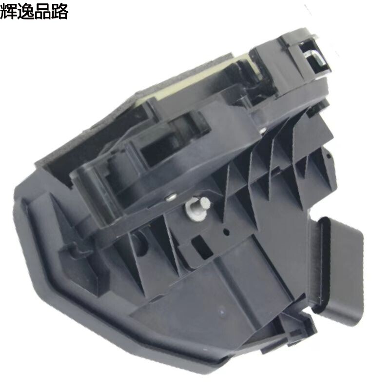 The 31349868.X rear door lock is suitable for Volvo S60L/S80L