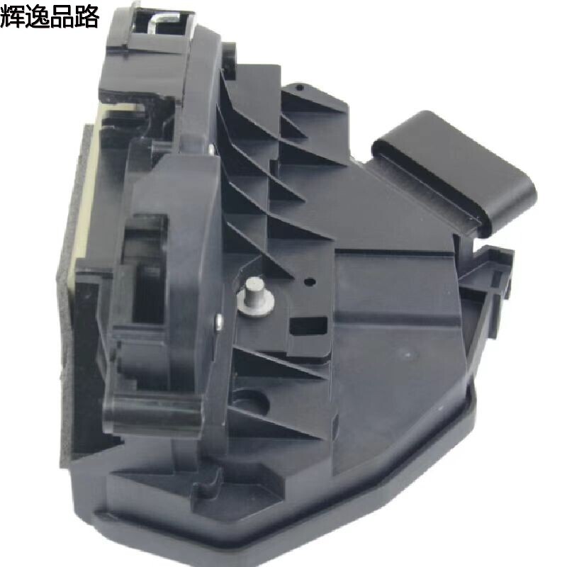 The 31349868.X rear door lock is suitable for Volvo S60L/S80L