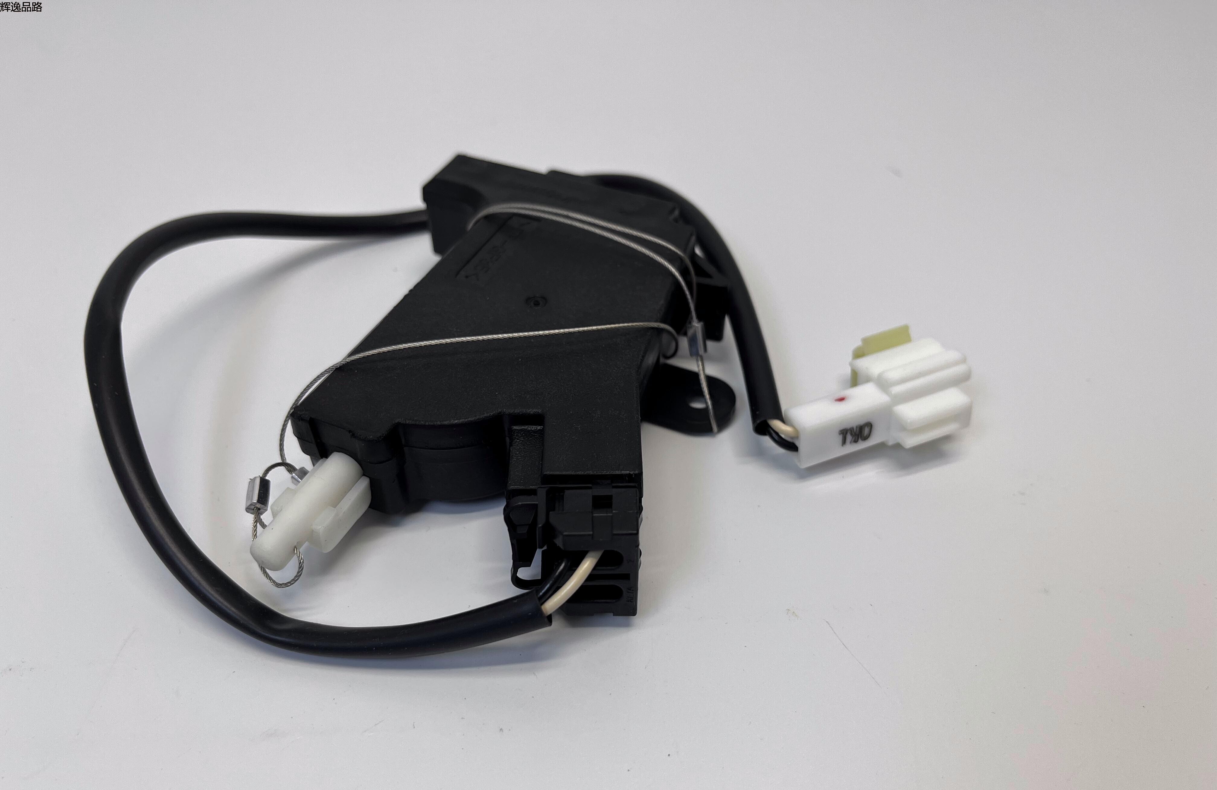 OE:81590-2M0000 Fuel filler cap opener assembly Suitable for Hyundai Rohens Coupe