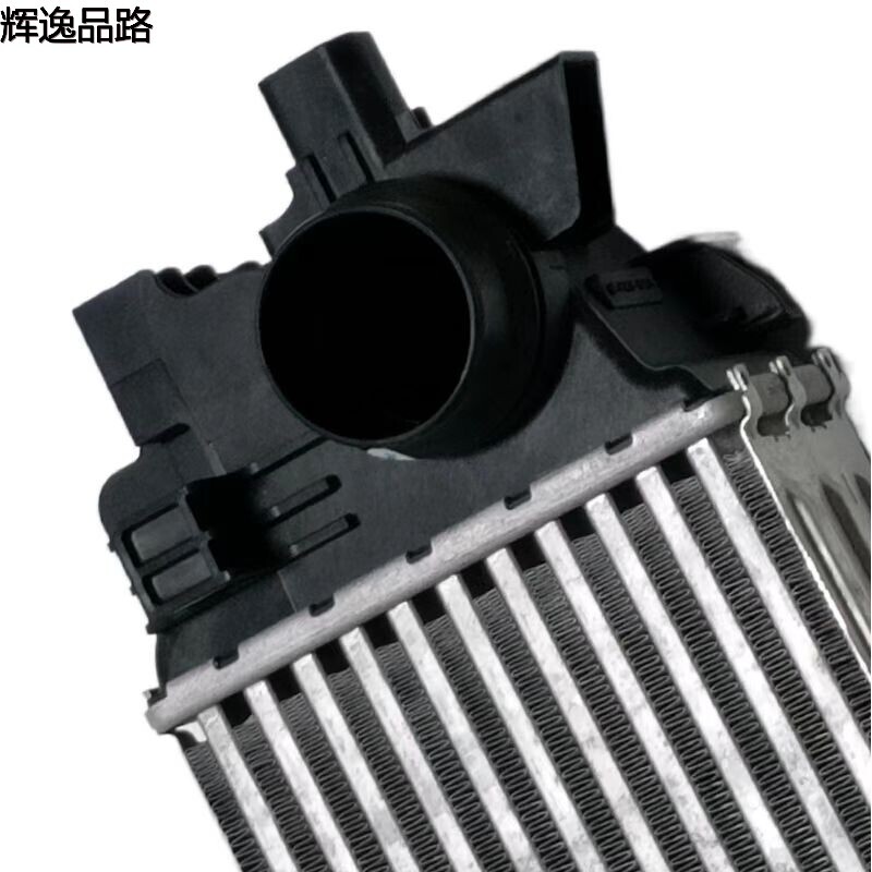 The 31410892 intercooler is suitable for Volvo XC60/S90/V90