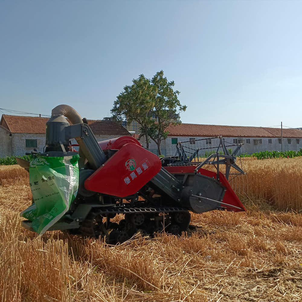 4LZ-1.0 Small combine harvester