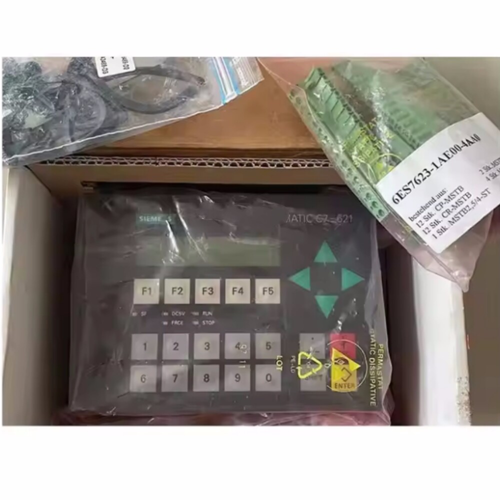 C7-621 6ES7621-1AD00-0AE3 Touch Screen Monitor Brand New and Genuine inverter test OK Fast Shipping