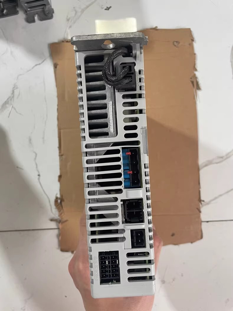 Allen-Bradley servo drive 2198-H025-ERS Brand New and Genuine inverter test OK Fast Shipping