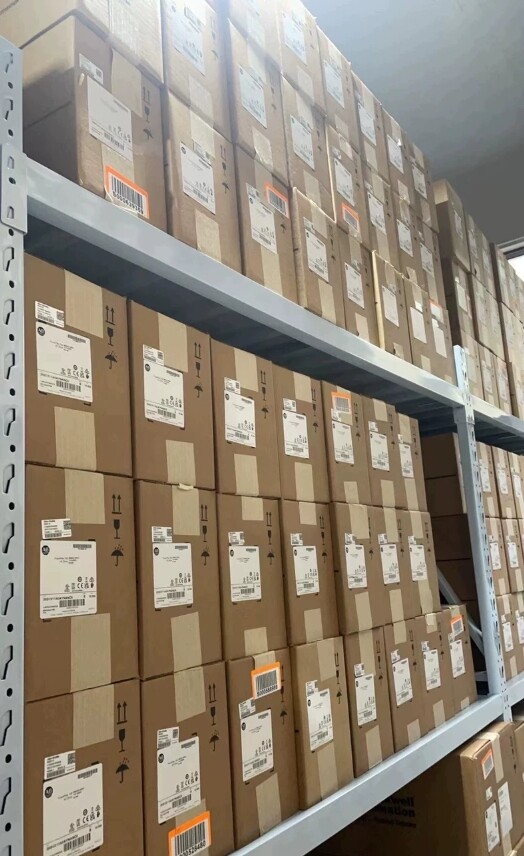 Allen-Bradley Servo Drive 2098-DSD-030-SE Brand New and Genuine inverter test OK Fast Shipping