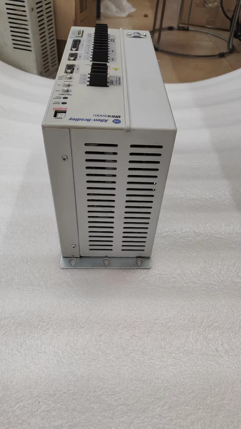 Allen-Bradley Servo Drive 2098-DSD-HV050X-DN Brand New and Genuine inverter test OK Fast Shipping
