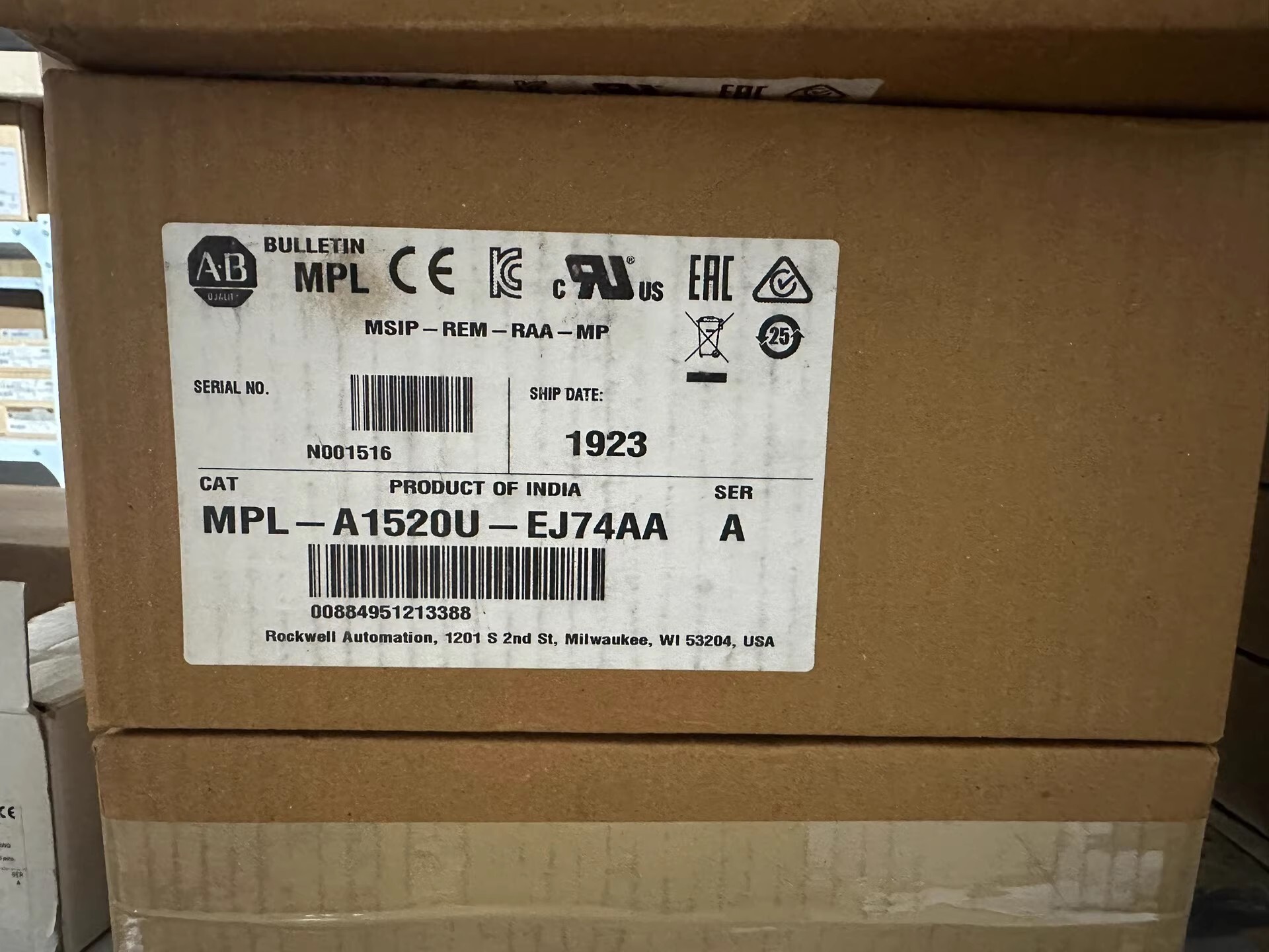 MPL-A1520U-EJ74AA	15896.05 RMB Allen-Bradley SFrequency Converter Brand New and Genuine inverter test OK Fast Shipping