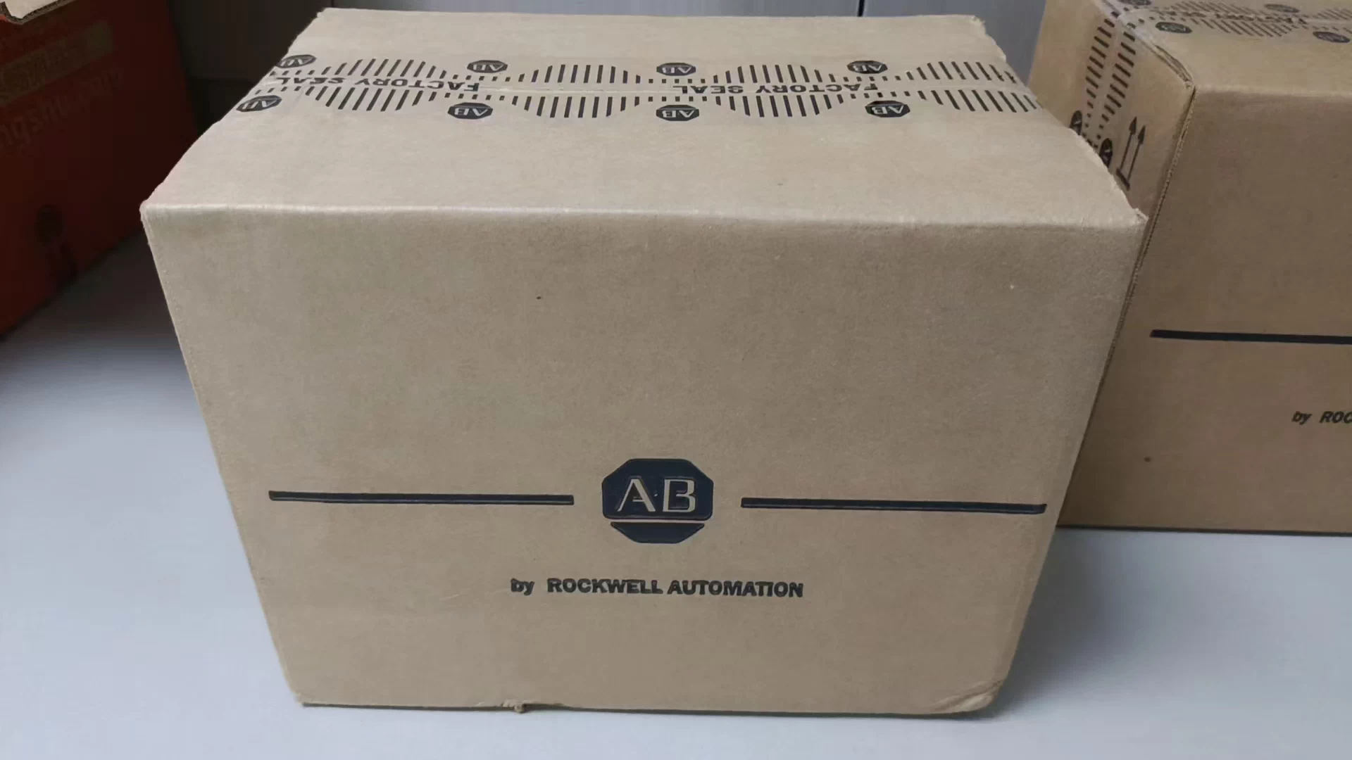 MPL-A1520U-VJ72AA	13596.72RMB Allen-Bradley SFrequency Converter Brand New and Genuine inverter test OK Fast Shipping