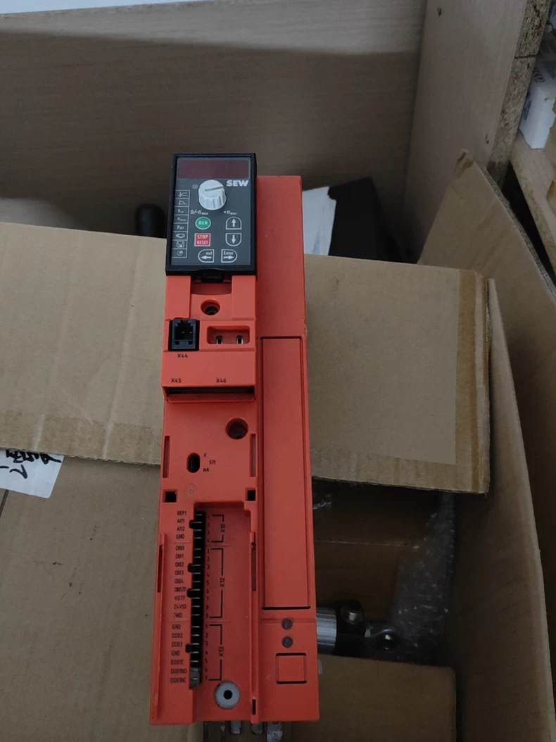 SEW MC07B0040-5A3-4-00 Frequency Converter Brand New and Genuine inverter test OK Fast Shipping