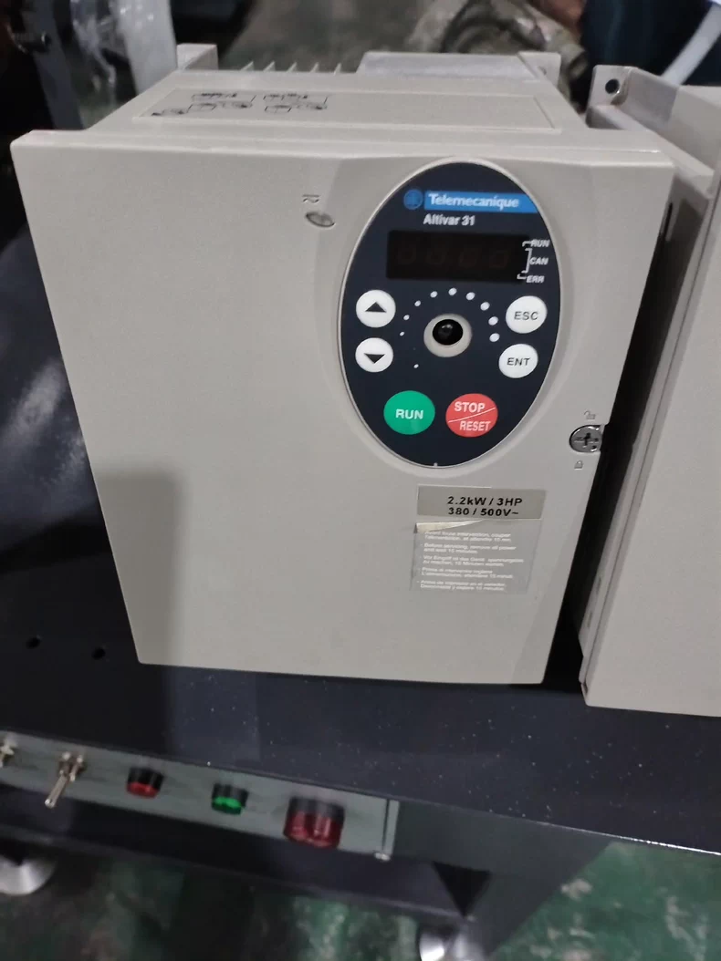 Schneider Switch ATV31HU22N4A Frequency Converter, 5.5 kW Soft Starter Drive Module Brand New and Genuine inverter test OK Fast Shipping