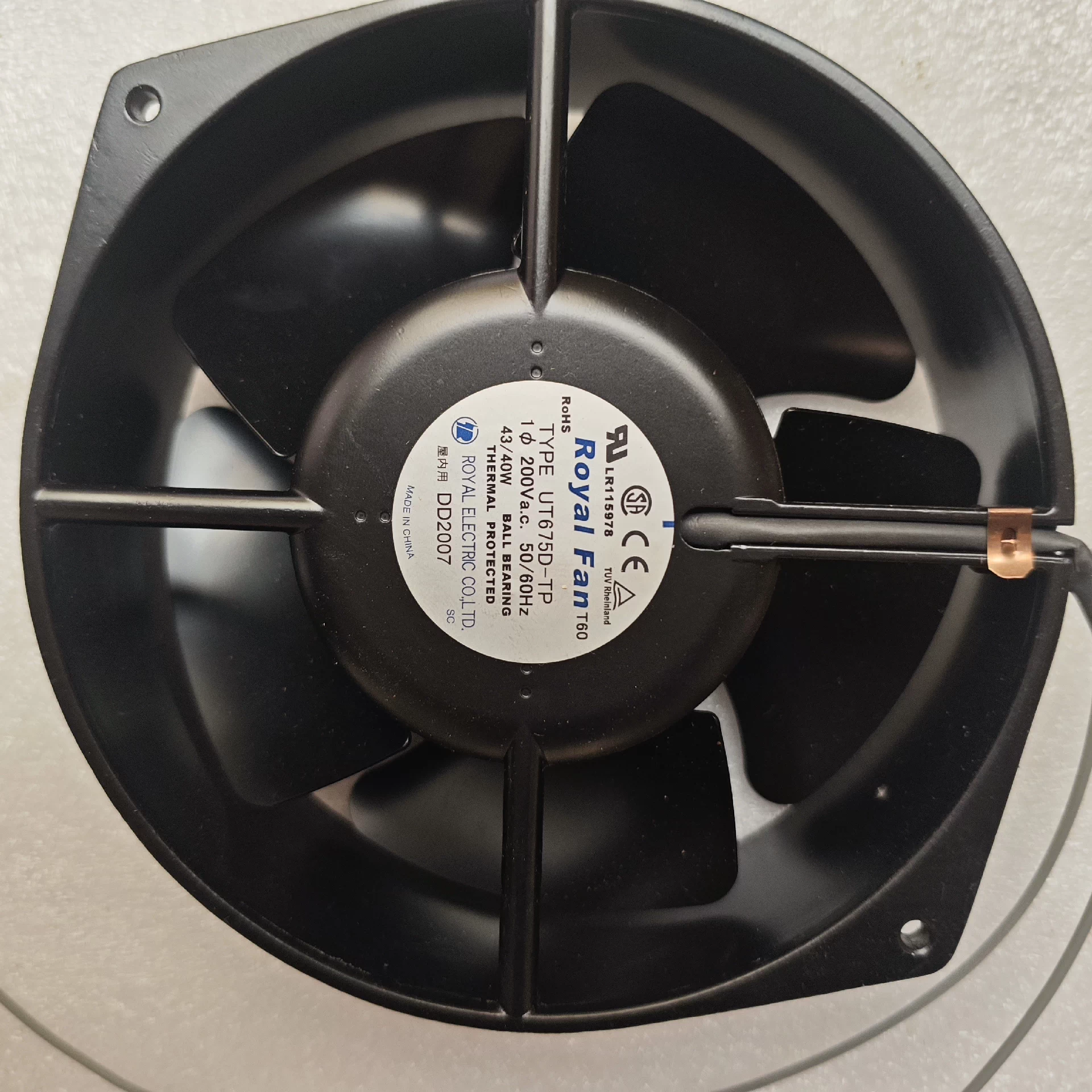 TYPE UT675D-TP  ROYALFAN 200V 43/40W 172*150*55 High Temperature Resistant Cooling fan Fan Brand New and Genuine inverter test OK Fast Shipping